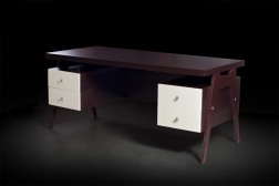 Стол письменный 